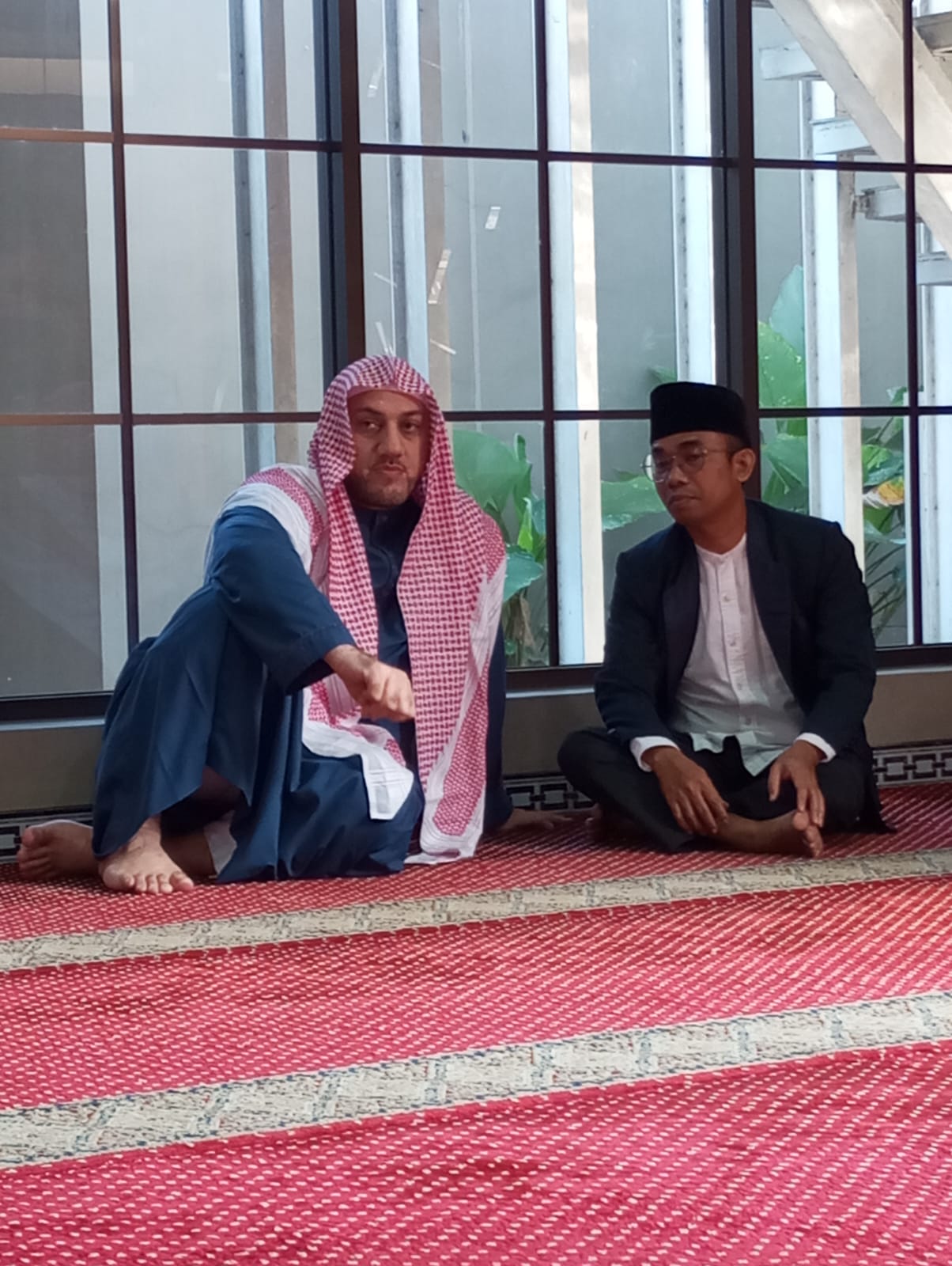 Agama sebagai fondasi untuk bahagia dan solusi terhadap ketidakstabilan hidup.