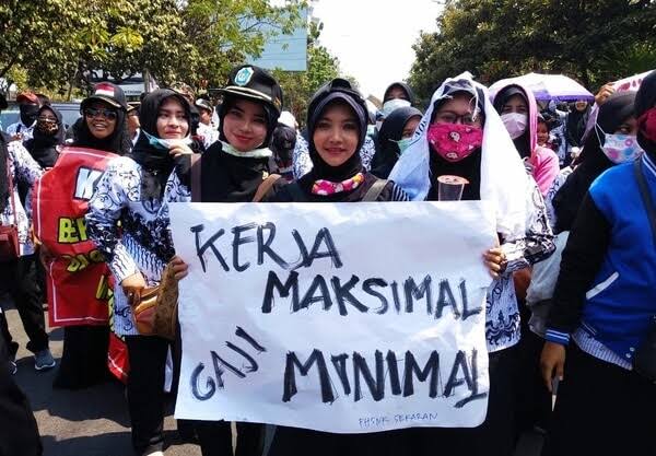 Guru selalu dikenang namun kurang dihargai 