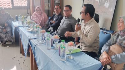 Dekan Fakultas Dakwah dan Komunikasi Islam IAI PERSIS Bandung Kunjungi Peserta Tamhiedul Muballighoh PERSISTRI KBB