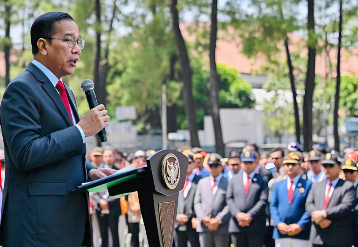 Sindiran, Nasi Bungkus dan Residen yang Baperan 