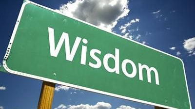 Bijaksana: Antara Sabda Dewa dan Teriakan dalam Kepala