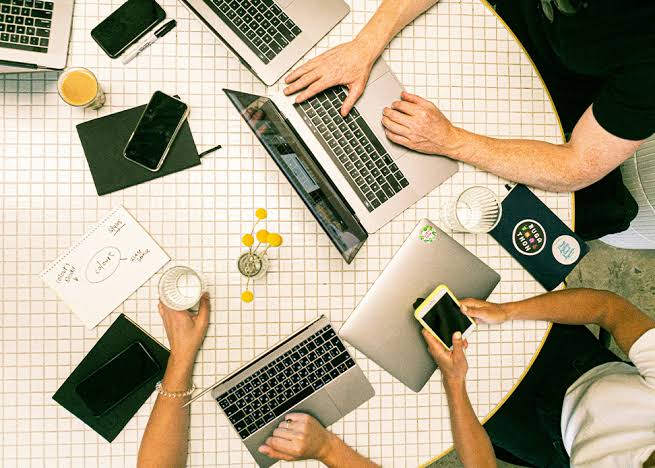 Fenomena Desa dan Komunikasi Masyarakat Digital 