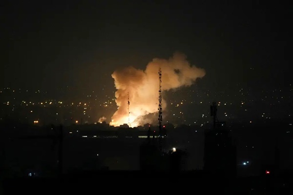 Israel serang Iran
