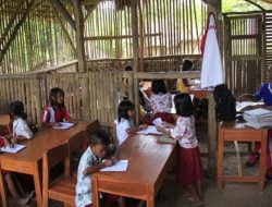 Kesenjangan Pendidikan Indonesia: iPad Sekolah Rakyat vs Kapur di Papua