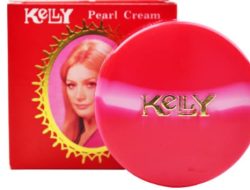 Kelly, Air Wudlu, Segenggam Beras & Strategi Wakaf Mukena