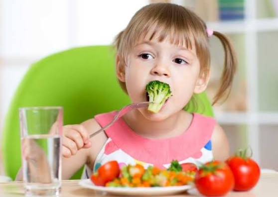 Gizi Balita dan Urgensi Kebijakan Makan Gratis: Pilar Menuju Generasi Emas Indonesia