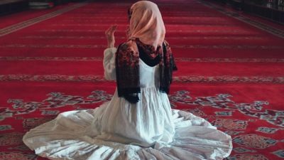 “Semua Pulang Pada Ibu, Tapi Ibu Pulang Pada Siapa?”