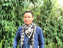 Reshuffle Kabinet: Politik Bersih atau Bersih-Bersih Politik?