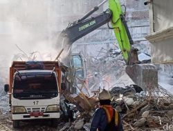 Tragedi Ponpes Al Khoziny: 17 Santri Meninggal, Negara Hanya Datang Setelah Runtuh