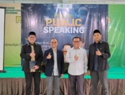 Pelatihan Public Speaking – Mencetak Santri yang Mampu Bicara, Mempengaruhi, dan Merubah