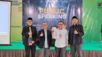 Pelatihan Public Speaking IAI PERSIS Bandung – Mencetak Santri yang Mampu Bicara, Mempengaruhi, dan Merubah