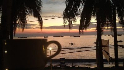 Pagi di Pantai dan Rasa Bebas yang Tidak Pernah Sama