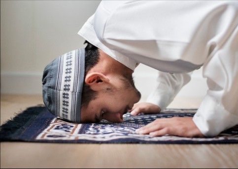 Terungkap! Manfaat Shalat bagi Otak dan Kesehatan yang Jarang Disadari—Sujud Ternyata Bisa ‘Reset’ Pikiran