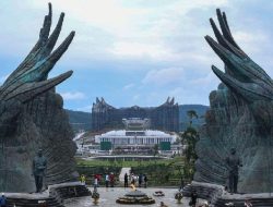 Jakarta: Ibu Kota yang Digantung di Tiang Keppres