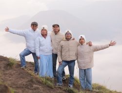Kita Semua Musafir: Dari Perjalanan Wisata Menuju Perjalanan Pulang kepada Ilahi