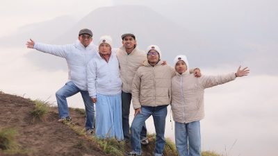 Kita Semua Musafir: Dari Perjalanan Wisata Menuju Perjalanan Pulang kepada Ilahi